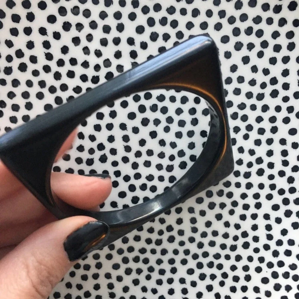 Vintage Mod Mid Century Black Square Enamel acrylic bracelet Excellent Condition